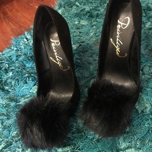 Privileged Pom Pom puff heels 👠